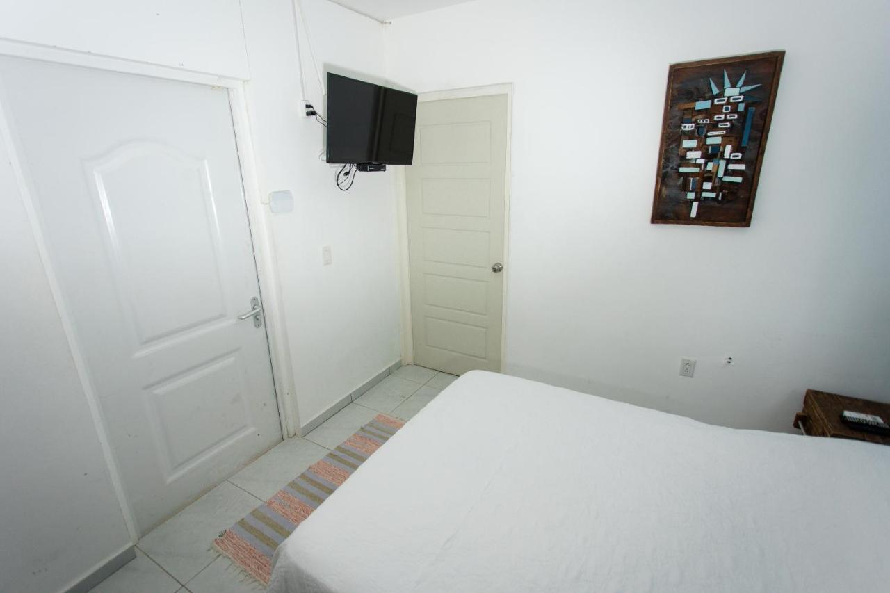 Westpunt Beach Apartments Вилемстад Екстериор снимка
